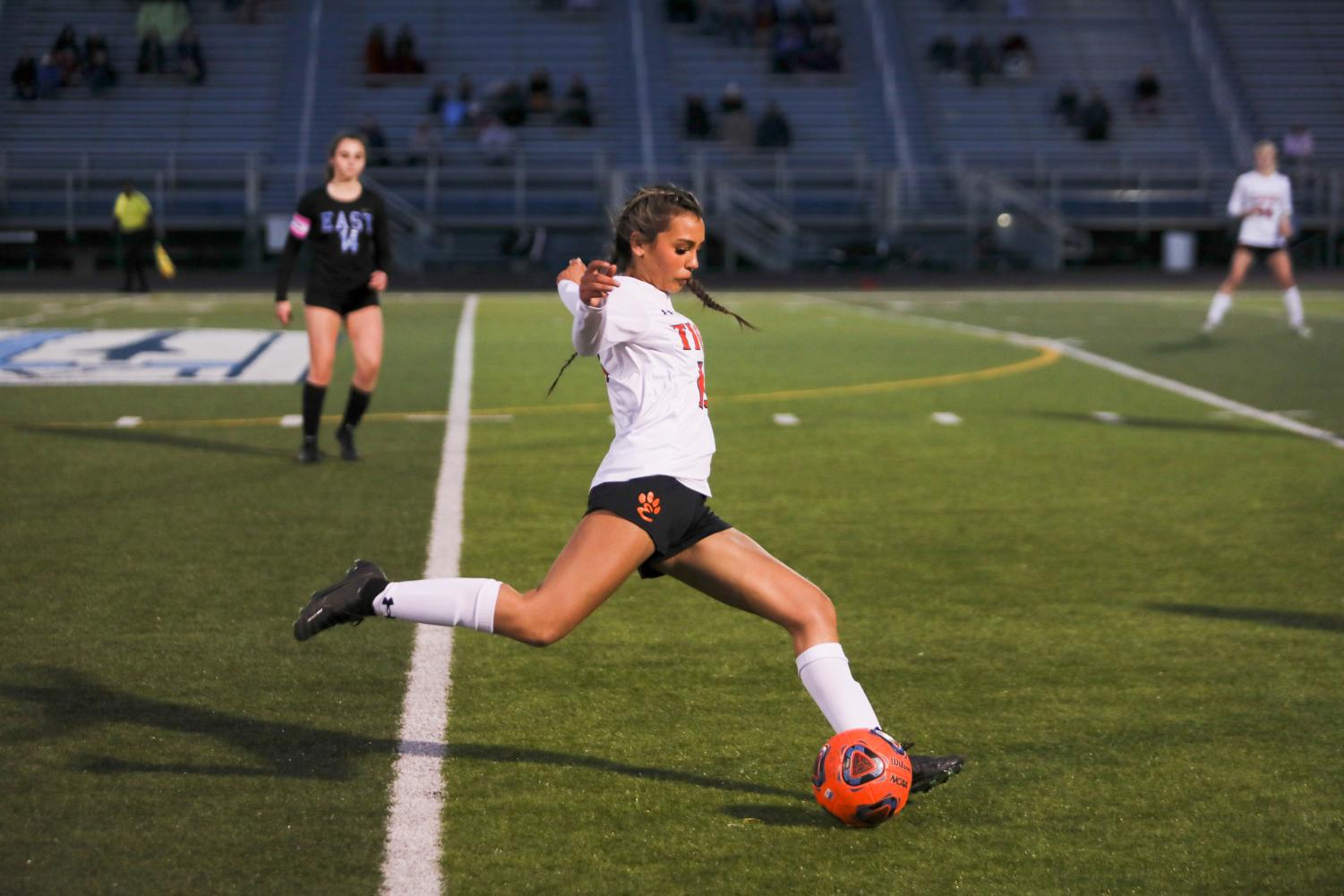 Girls Soccer Builds Strong Defense, Dynamic – Tiger Times